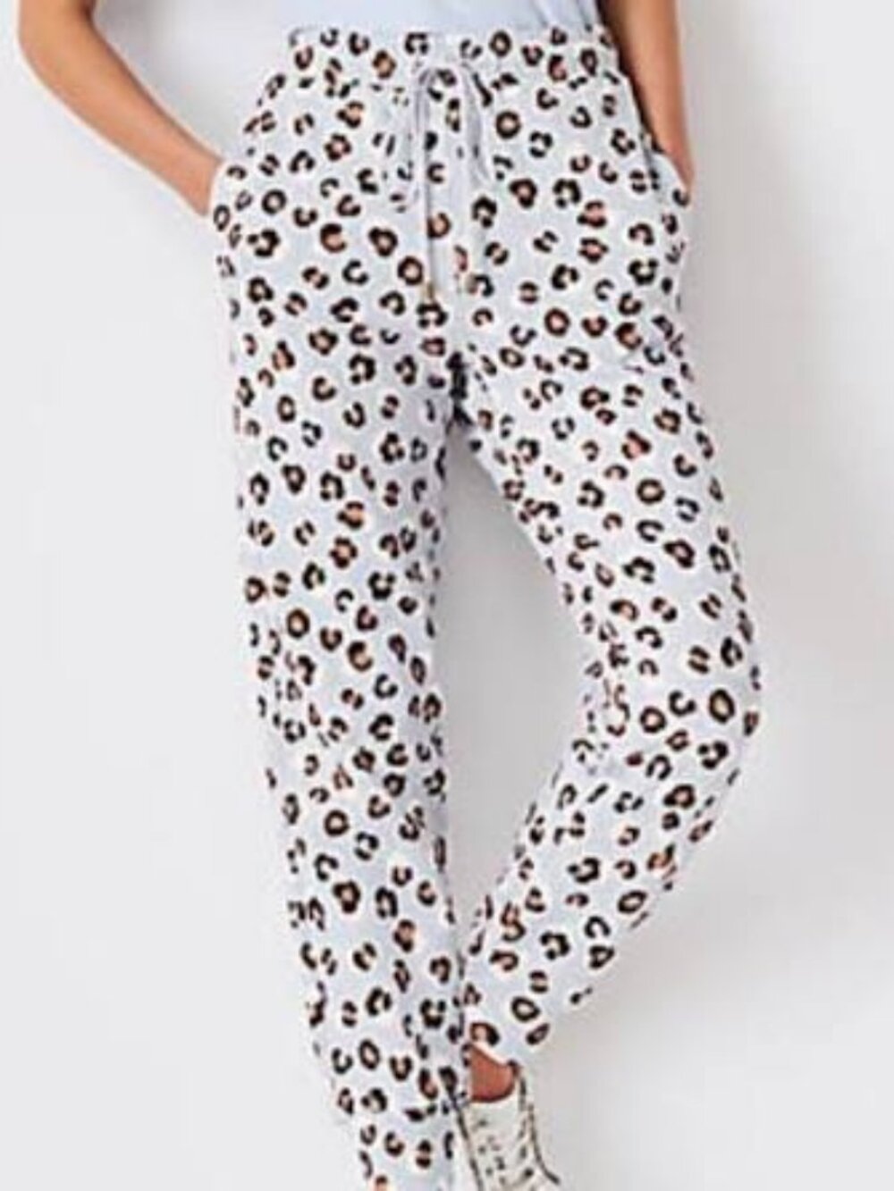 Ann Taylor the Animal Print Jogger Pant ** Size Medium